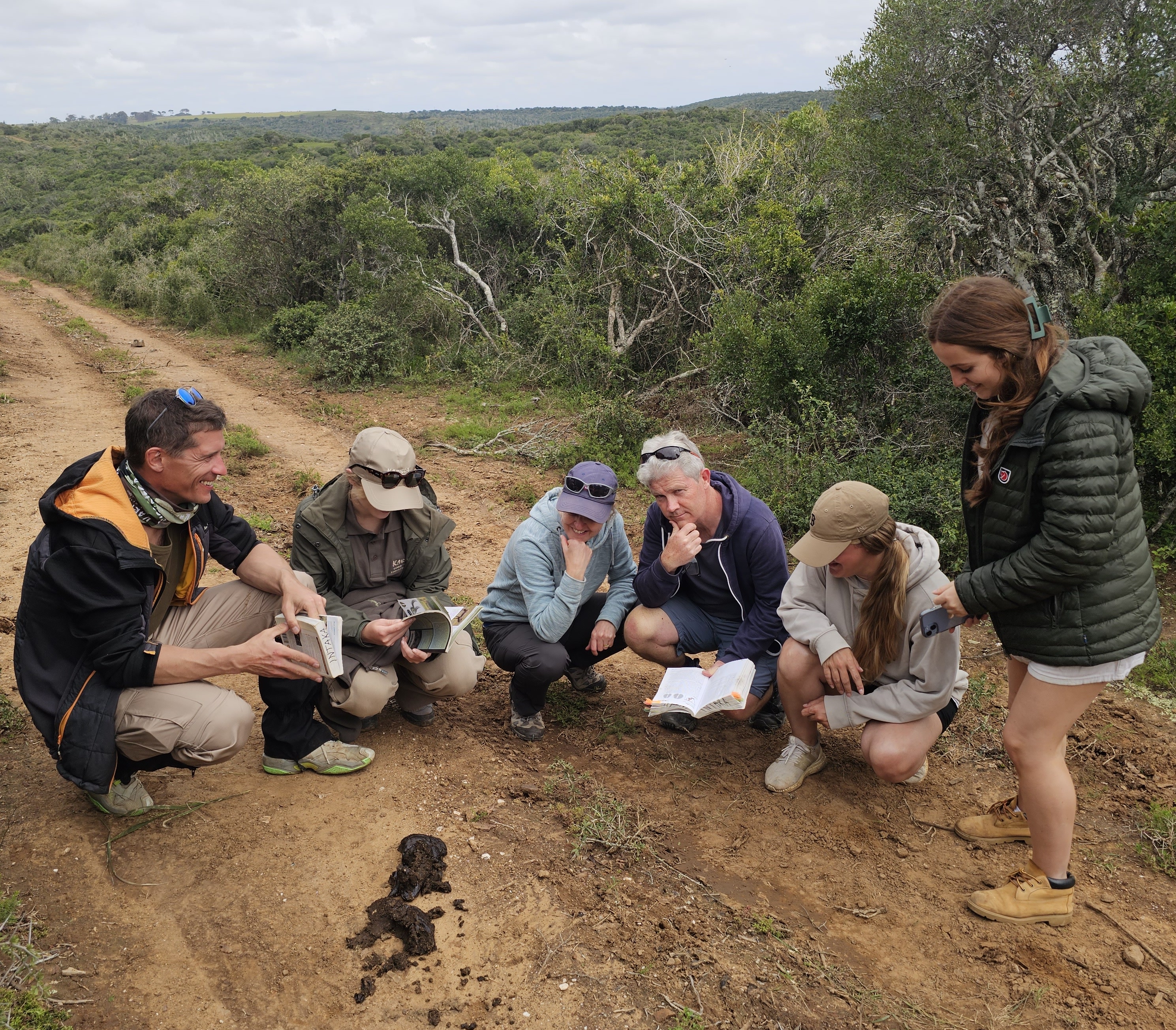 Kariega Volunteers learning about animal dung